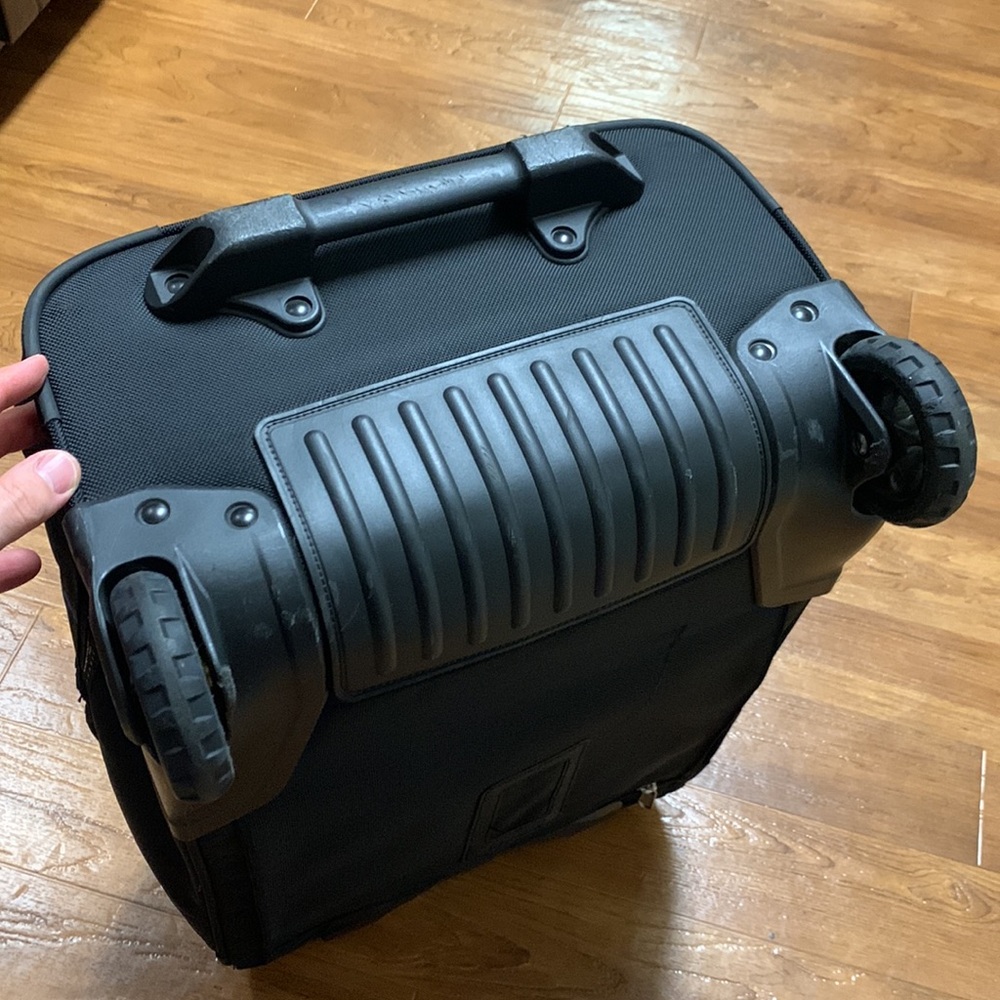 REI Luggage Wheely Beast Wheeled Rolling Travel Suitcase - Picture 4 of 10